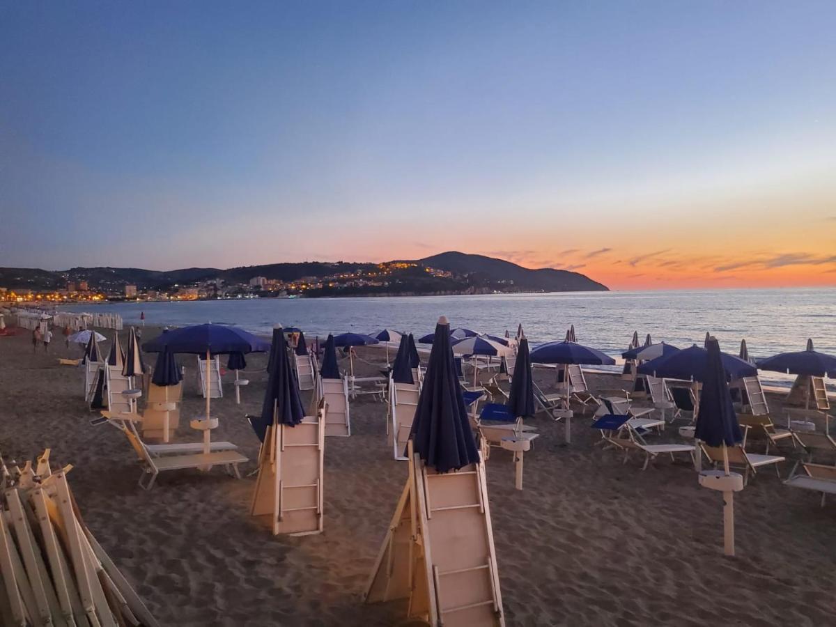Hotel Residence La Darsena Agropoli Esterno foto