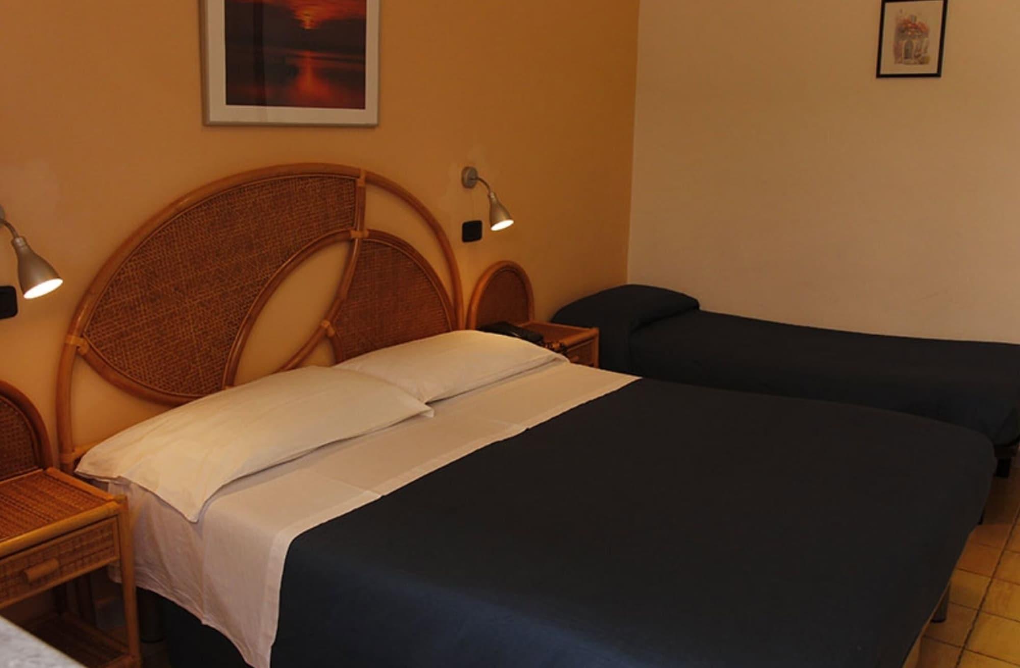 Hotel Residence La Darsena Agropoli Esterno foto