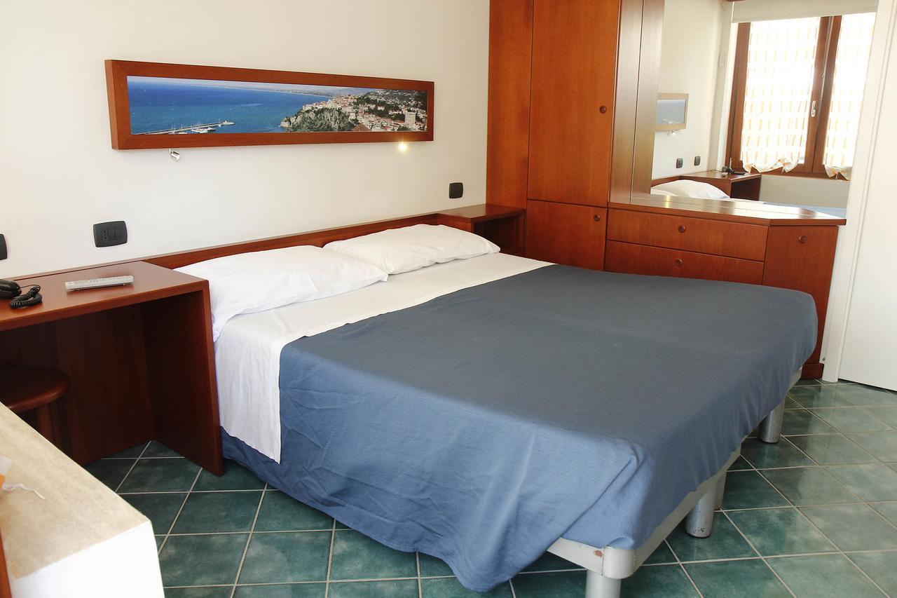 Hotel Residence La Darsena Agropoli Esterno foto