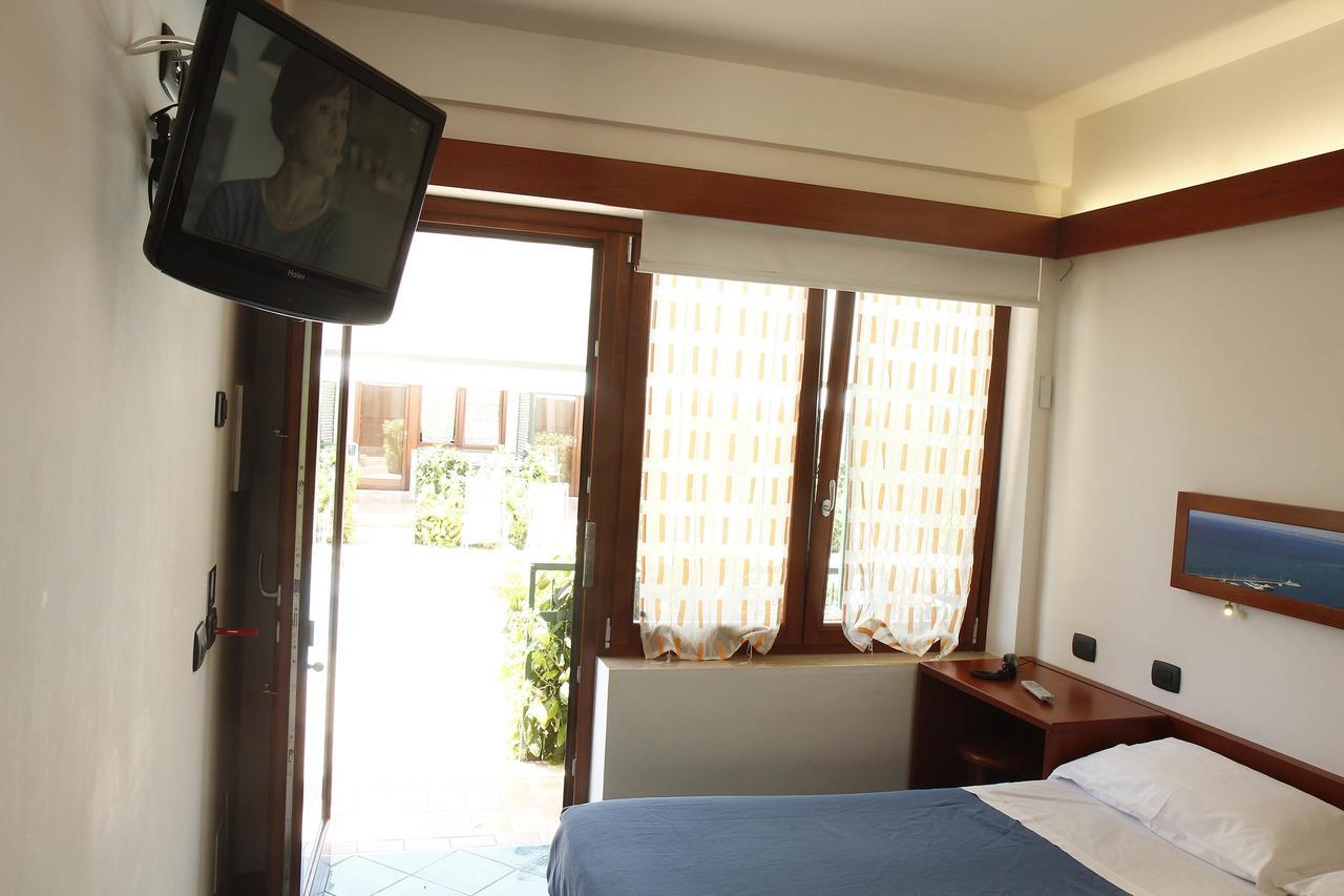 Hotel Residence La Darsena Agropoli Esterno foto